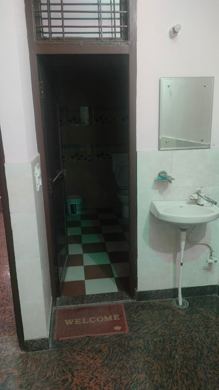 Bathroom, sector 33 2 Bedroom 880 Sq.Ft. Apartment In Sector 33 Sonipat 8381381