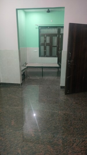 Room in 2 BHK Apartment at Sector 33 – for Sale