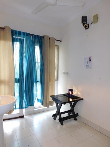 Gym in 2 BHK Apartment at Vasant Kunj – for Rent