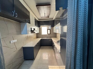 Kitchen in 4 BHK Builder Floor at Sector 43 – for Rent
