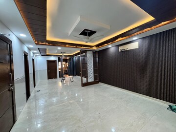 Room in 4 BHK Builder Floor at Sector 43 – for Rent