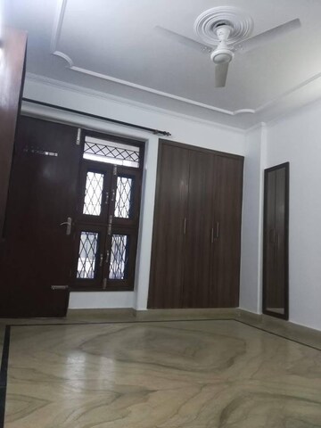 Room in 3 BHK Apartment at Vasant Kunj – for Rent