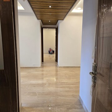 Room in 2 BHK Apartment at Ambience Creacions, Sector 22 – for Rent