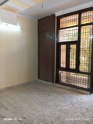 Room in 2 BHK Builder Floor at Rohini Sector 25 – for Sale