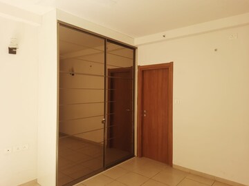 Room in 3 BHK Apartment at Bhartiya Nikoo Homes, Thanisandra Main Road – for Rent