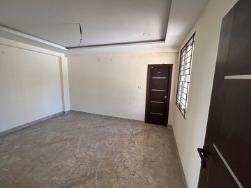 Room in 3 BHK Apartment at Yendada – for Sale
