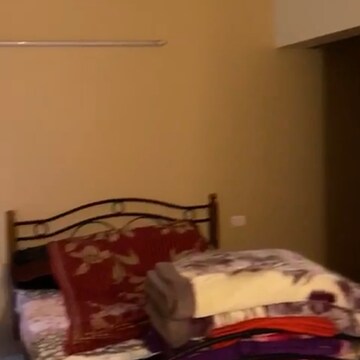 Bedroom in 2 BHK Apartment at Unitech Heritage City, Sector M-1a – for Rent