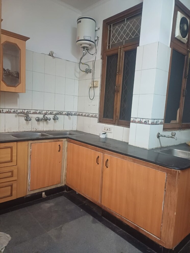 Kitchen, greater kailash ii 3 Bedroom 311 Sq.Yd. Independent House In Greater Kailash ii Delhi 8381623