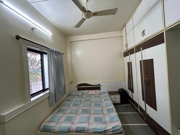 Bedroom in 2.5 BHK Apartment at Bund Garden – for Rent