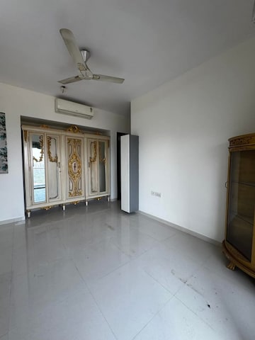 Room in 3 BHK Apartment at Lodha Splendora, Ghodbunder Road – for Rent