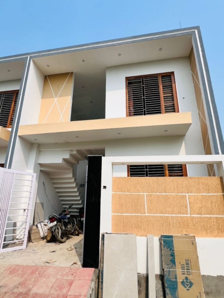 Exterior View, gomti nagar 3 Bedroom 1000 Sq.Ft. Independent House In Gomti Nagar Lucknow 8381748
