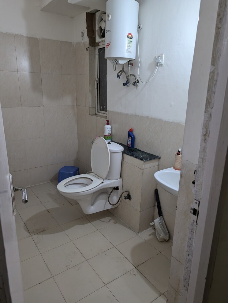 Bathroom, jaypee-wish-town-klassic 2 Bedroom 1242 Sq.Ft. Apartment In Sector 134 Noida 8381764