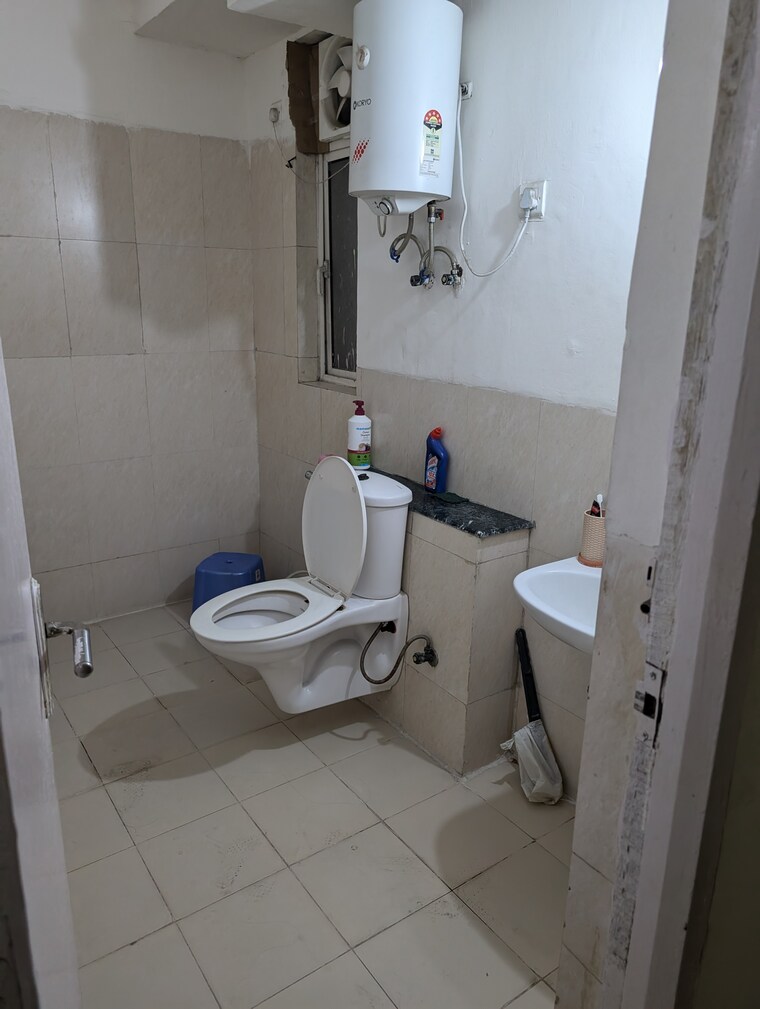 Bathroom, jaypee-wish-town-klassic 2 Bedroom 1242 Sq.Ft. Apartment In Sector 134 Noida 8381764
