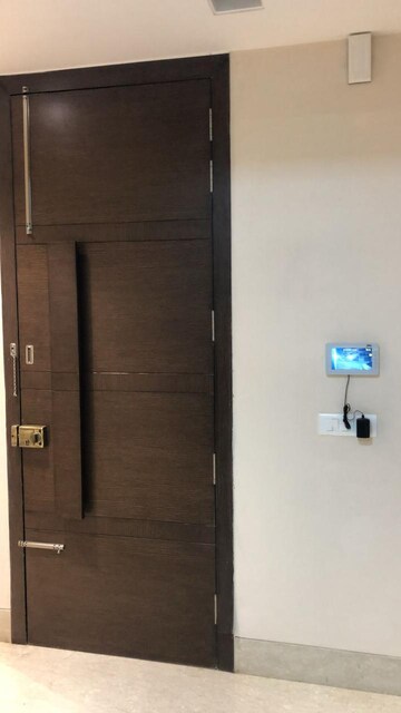 Room in 3.5 BHK Builder Floor at Kalkaji – for Rent