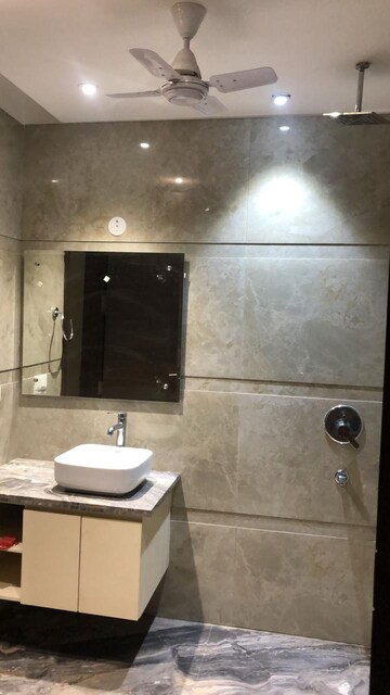 Furnished Amenities in 3.5 BHK Builder Floor at Kalkaji – for Rent
