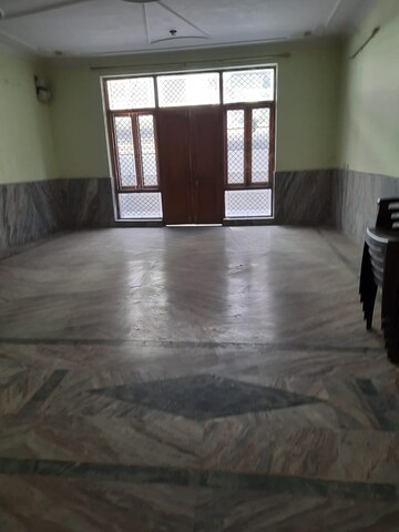 Room in 4 BHK Builder Floor at Nangal Dewat – for Rent