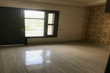 Room in 3 BHK Apartment at Vasundhara Sector 5 – for Sale