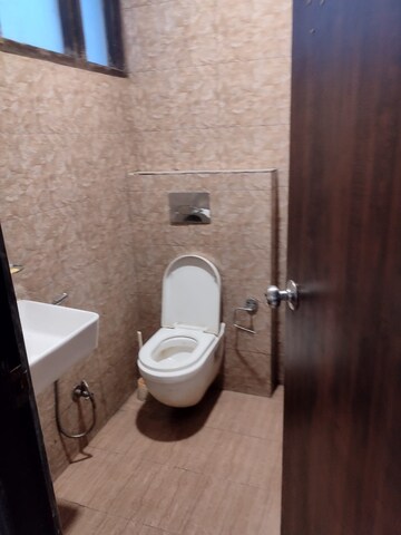 Bathroom in 1 RK Builder Floor at Sector 28 – for Rent