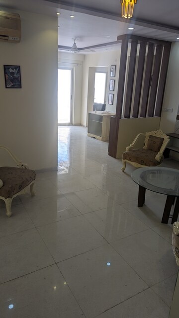 Room in 3 BHK Apartment at Shree South Court, Jagatpura – for Rent