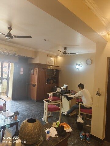 Living Room in 2 BHK Apartment at Unitech Heritage City, Sector 25 – for Rent