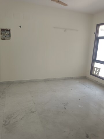 Master Bedroom in 4 BHK Apartment at Dron Kunj Apartments, Sector 9a – for Sale