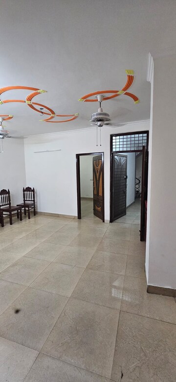 Room in 3 BHK Builder Floor at Amolik Residency, Sector 86 – for Sale