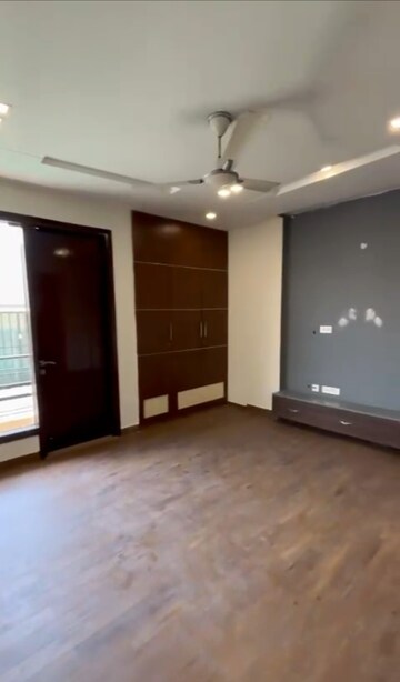 Room in 2 BHK Apartment at Suncity Heights, Sector 54 – for Rent