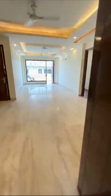Room in 2 BHK Apartment at Suncity Heights, Sector 54 – for Rent