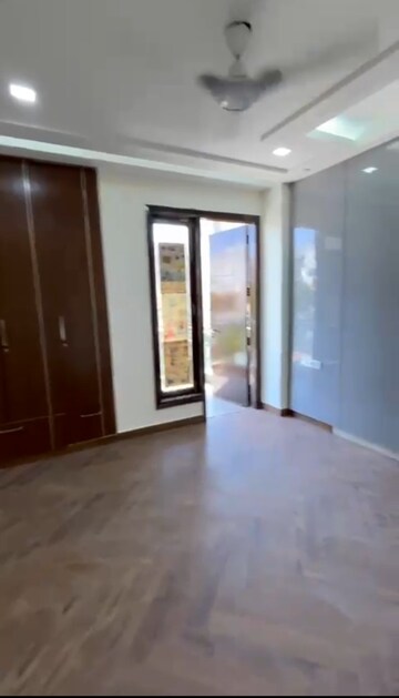 Room in 2 BHK Apartment at Suncity Heights, Sector 54 – for Rent