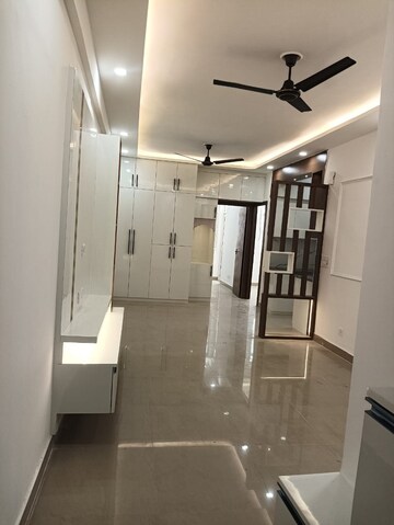 Building Lobby in 2 BHK Apartment at Suncity Avenue 76, Sector 76 – for Sale