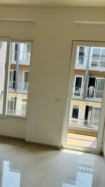 Room in 3 BHK Apartment at Smart World Orchard, Sector 61 – for Rent