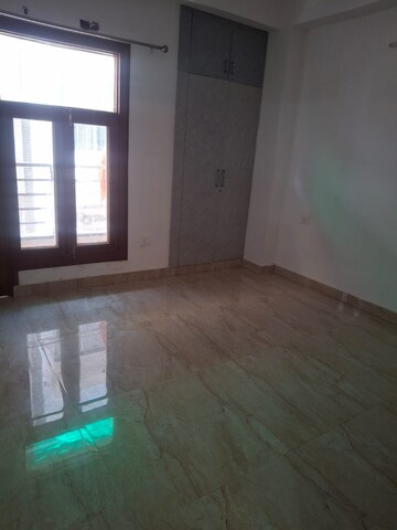 Room in 2 BHK Builder Floor at Vasant Kunj – for Rent