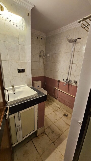 Kitchen in 2 BHK Builder Floor at Vasundhara Sector 5 – for Sale