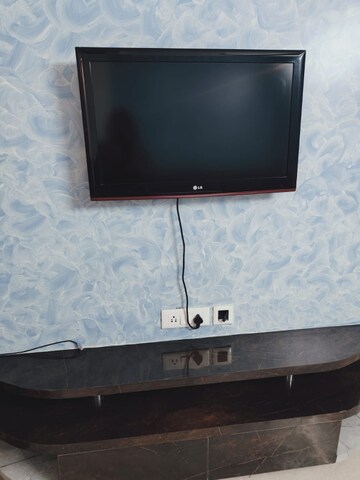 Furnished Amenities in 3 BHK Builder Floor at Chittaranjan Park – for Rent