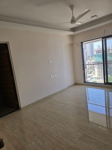 Room in 3 BHK Apartment at Je And Vee Om Trimurti, Malad East – for Rent