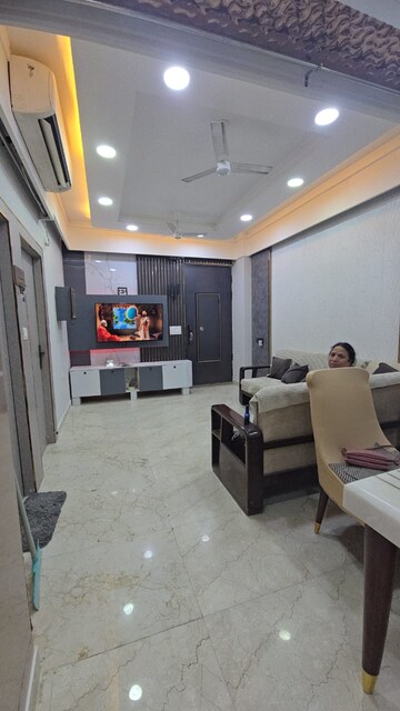 Parking in 3 BHK Apartment at Mati Apartments, Gyan Khand I – for Rent