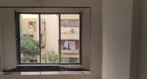 Room in 1 BHK Apartment at Dahiwali CHS, Dahisar West – for Sale