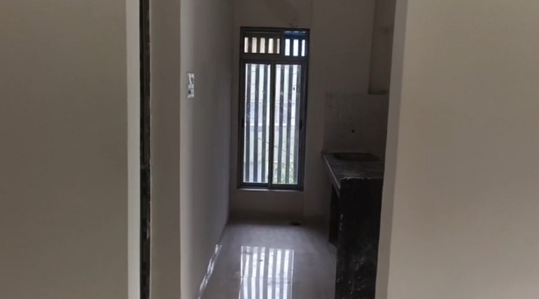 1 BHK + Servant Room 400 Sq.Ft. Apartment in Dahiwali CHS