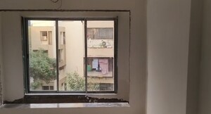 Room in 1 BHK Apartment at Dahiwali CHS, Dahisar West – for Sale