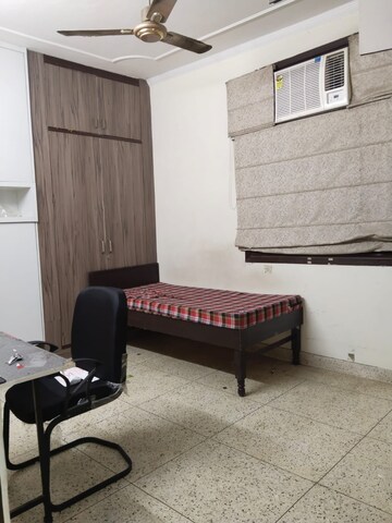 Bedroom in  Pg at Karol Bagh – for Rent