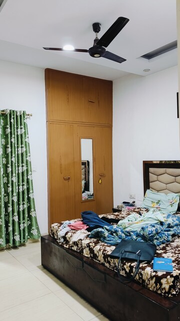Bedroom in 2.5 BHK Builder Floor at Sector 16 – for Rent