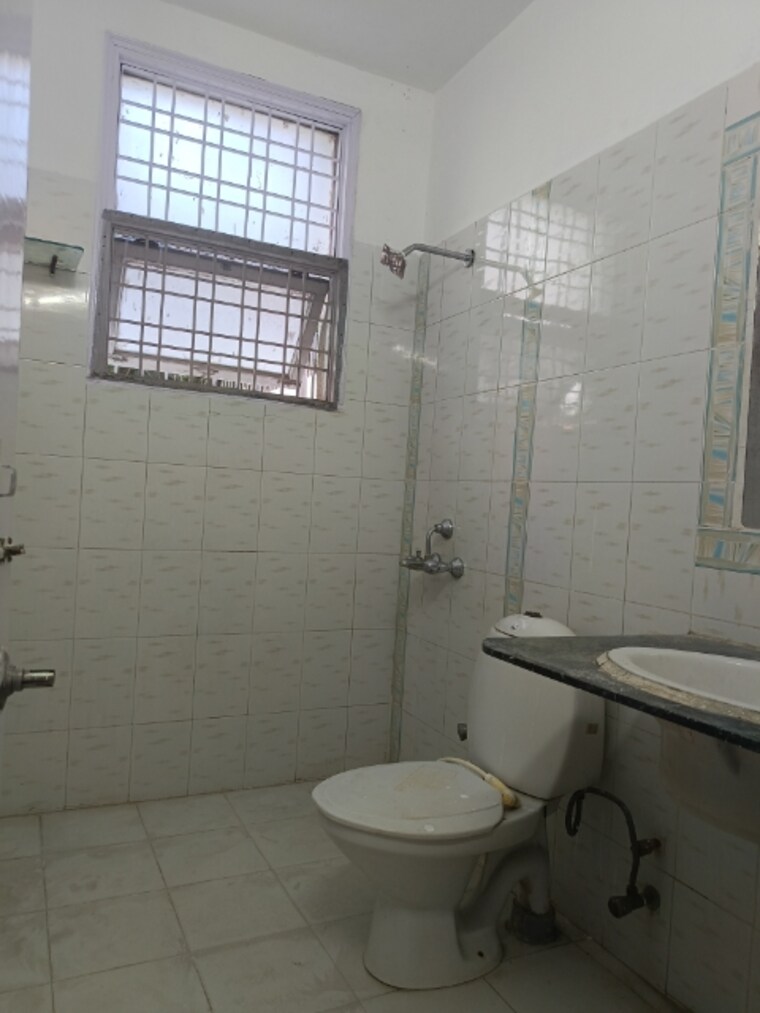 Bathroom, m2k-spring-floors 3 Bedroom 1500 Sq.Ft. Builder Floor In Sector 50 Gurgaon 8382897