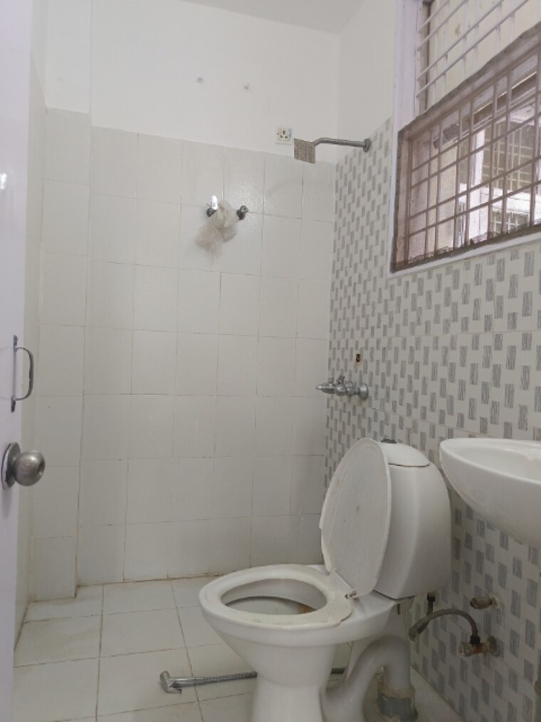 Bathroom, m2k-spring-floors 3 Bedroom 1500 Sq.Ft. Builder Floor In Sector 50 Gurgaon 8382897