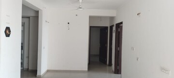 Room in 3 BHK Apartment at Omaxe R2, Gomti Nagar – for Rent