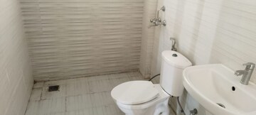 Bathroom in 3 BHK Apartment at Omaxe R2, Gomti Nagar – for Rent