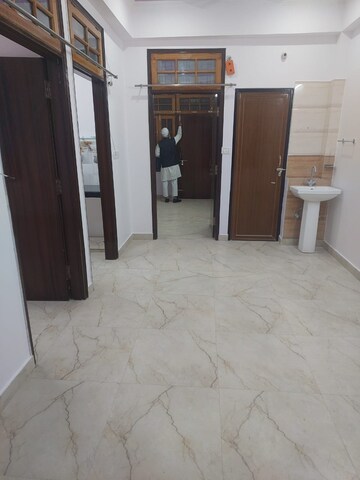 Room in 2 BHK Apartment at Indira Nagar – for Rent