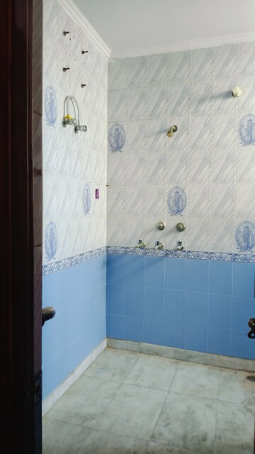 Bathroom in 3.5 BHK Independent House at Sector 16 – for Rent