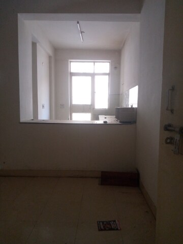 Room in 2 BHK Apartment at Conscient Habitat, Sector 99a – for Rent