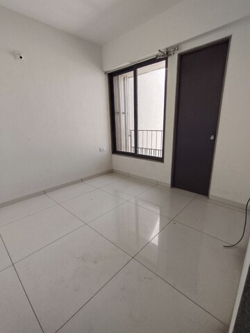 Room in 3 BHK Apartment at Sola – for Rent