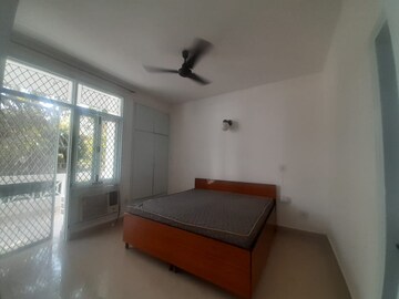 Living Room in 4 BHK Apartment at Ardee City, Sector 52 – for Rent